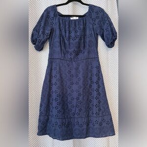 LIKE NEW!! Vineyard Vines Women’s Navy Blue Eyelet Dress size 8